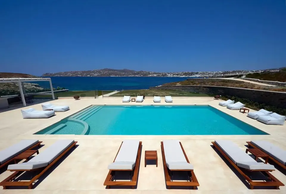 Evelin in Mykonos