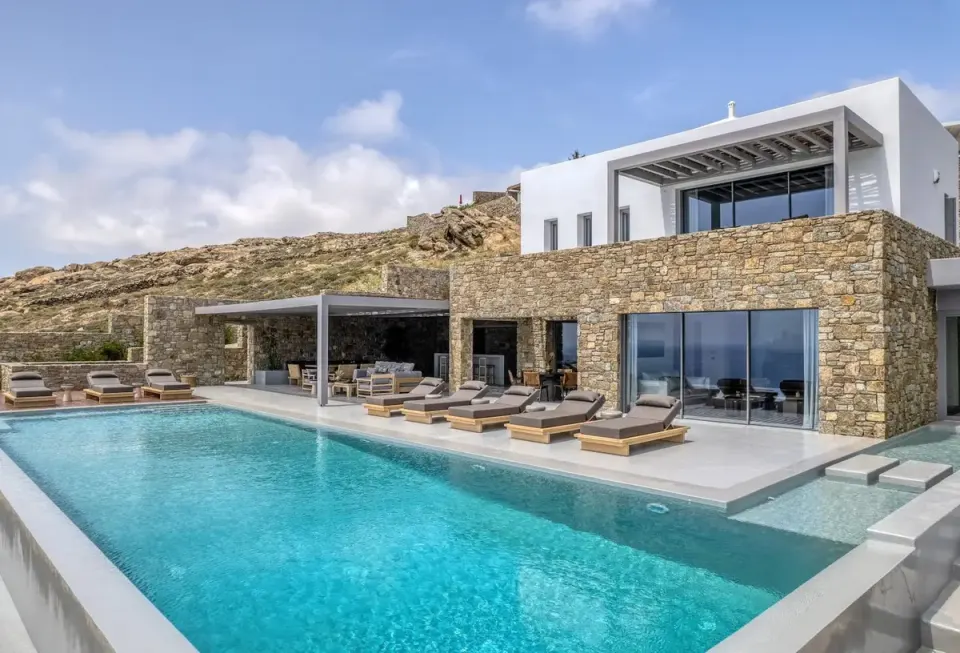 Gabriel in Mykonos