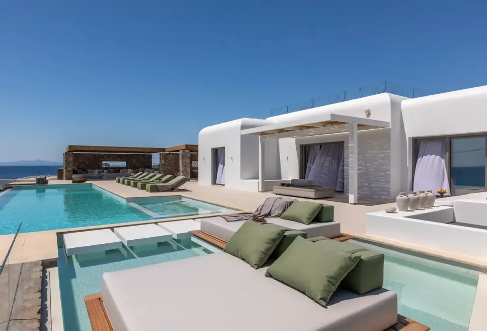 Lilium in Mykonos