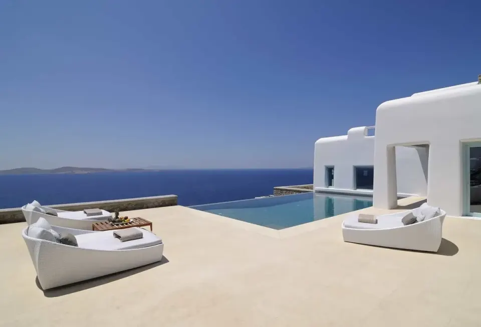 René in Mykonos