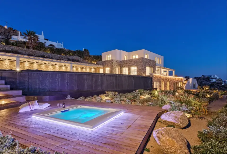 VVIP Tessa in Mykonos