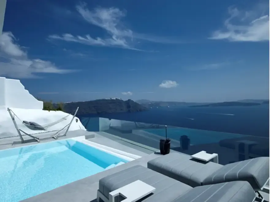 Horizon Three in Santorini