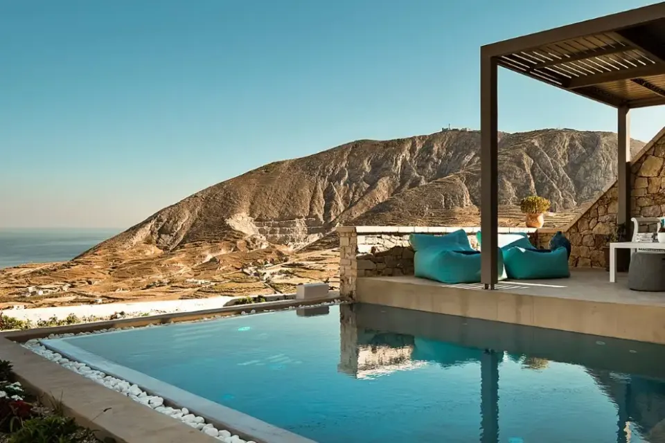 Iro in Santorini