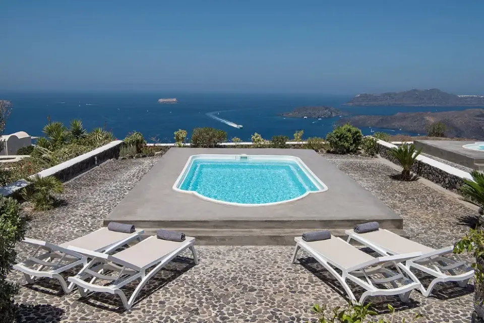 Menta One in Santorini