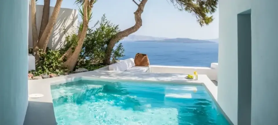 Montana in Santorini