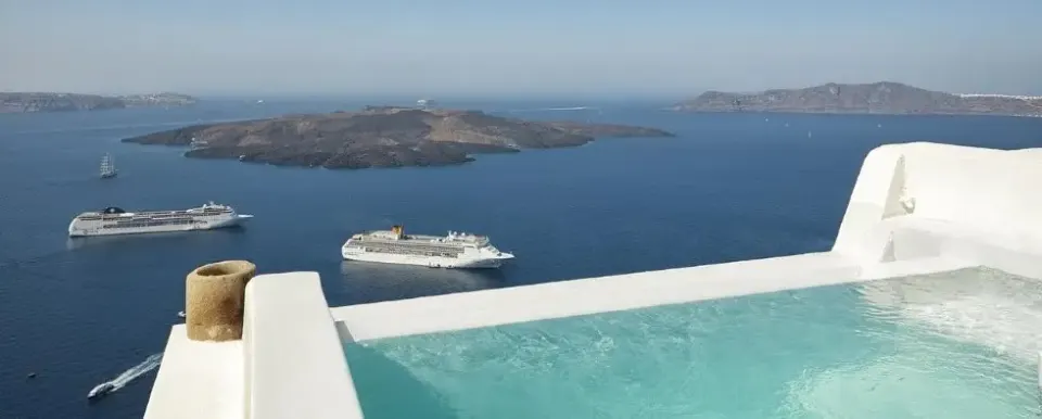 Carmen in Santorini