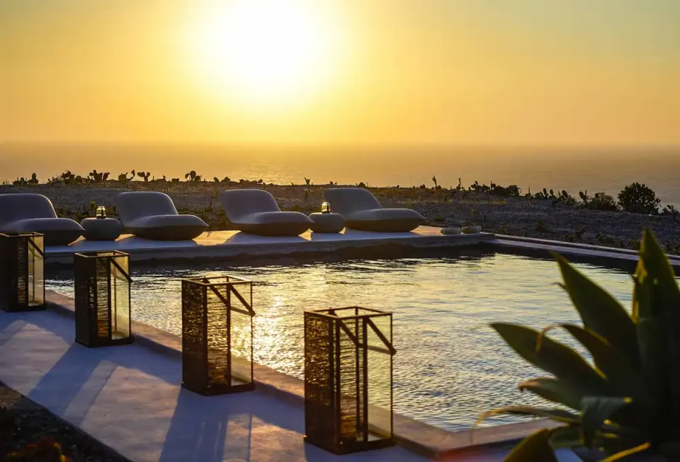 Paradiso in Santorini