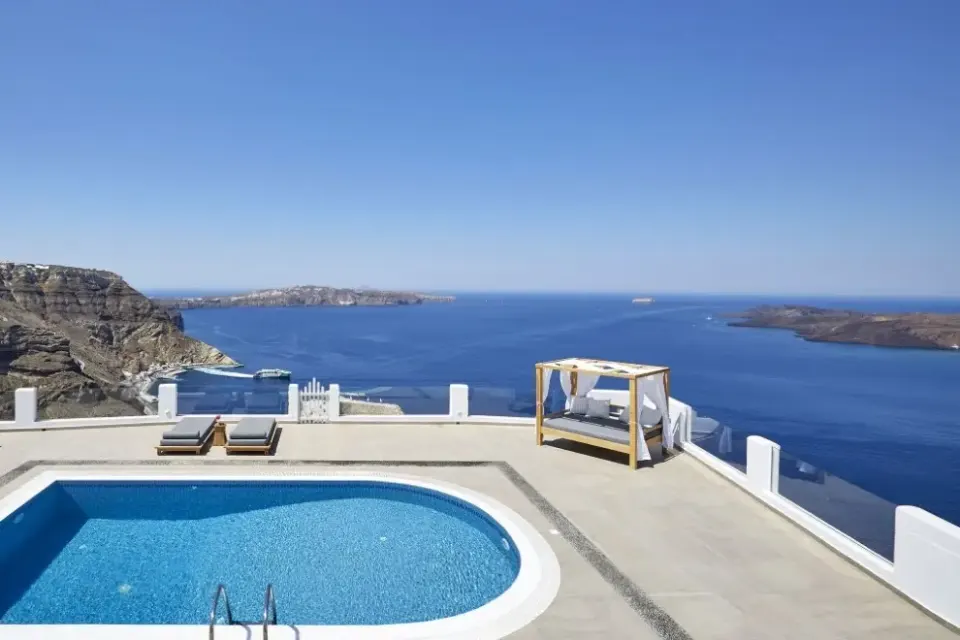 Sapphire in Santorini