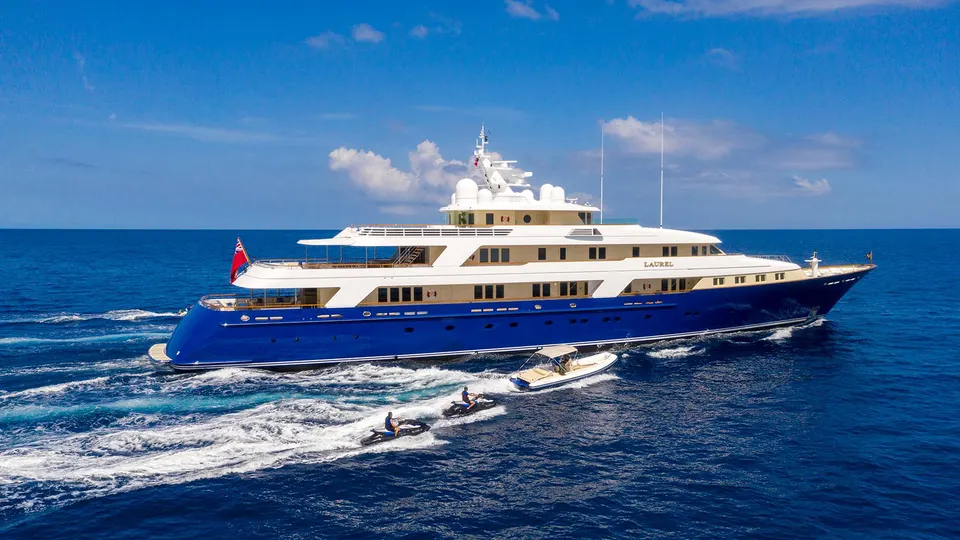 Location du yacht privé LAUREL