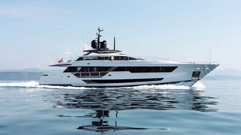 EROLIA private yacht charter