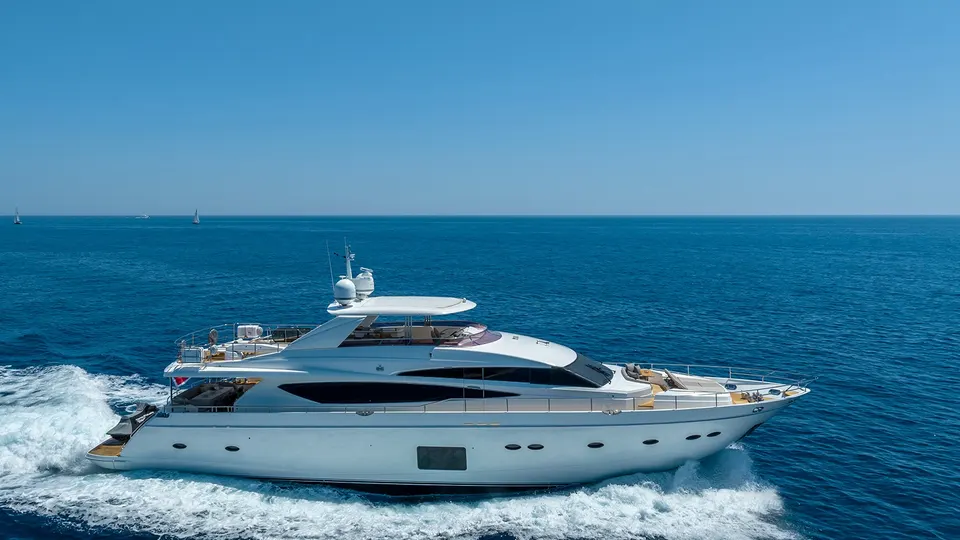 EXPERIENCE private yacht charter