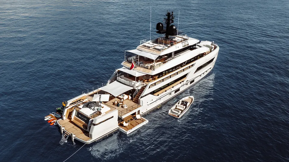 LA LA LAND private yacht charter