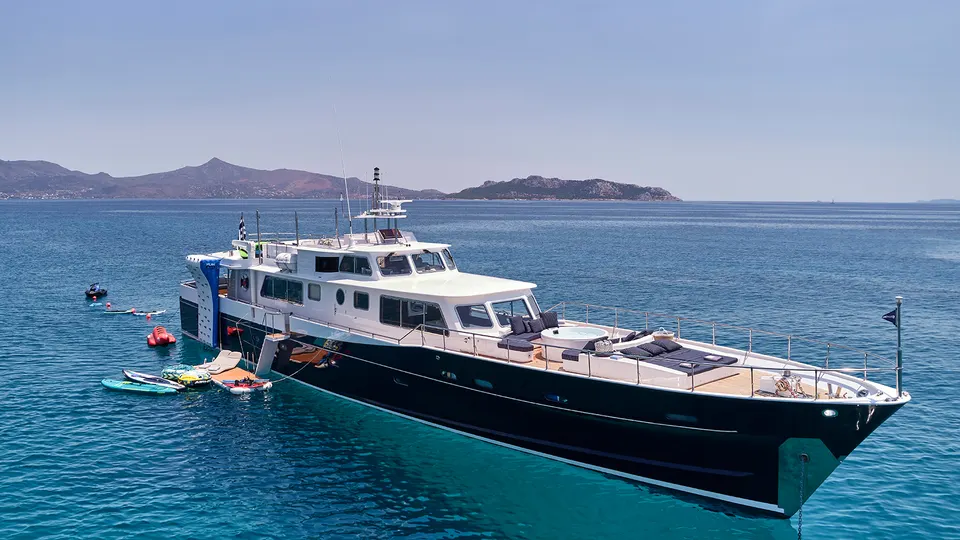 ALAYA private yacht charter