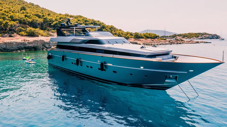 OVAL private yacht charter