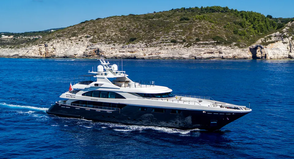 ZIA private yacht charter