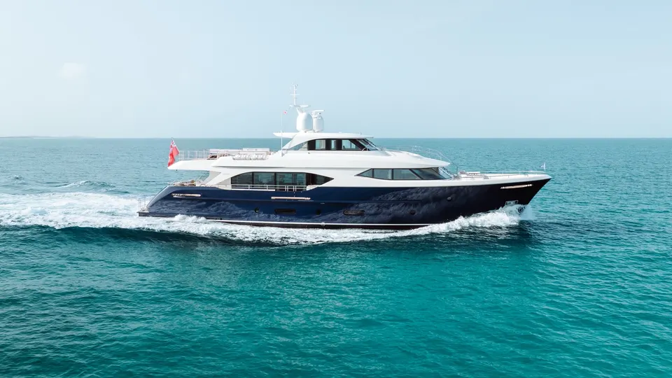 MIDNIGHT SAGA private yacht charter