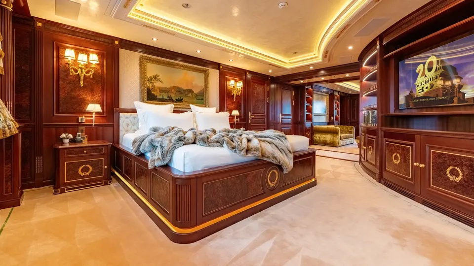 BLACK PEARL gallery image 5