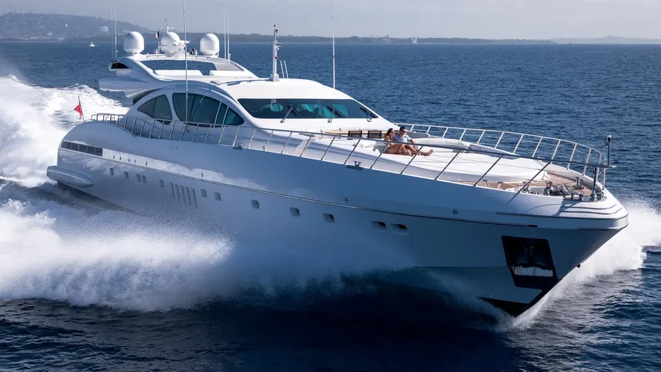 BEACHOUSE private yacht charter