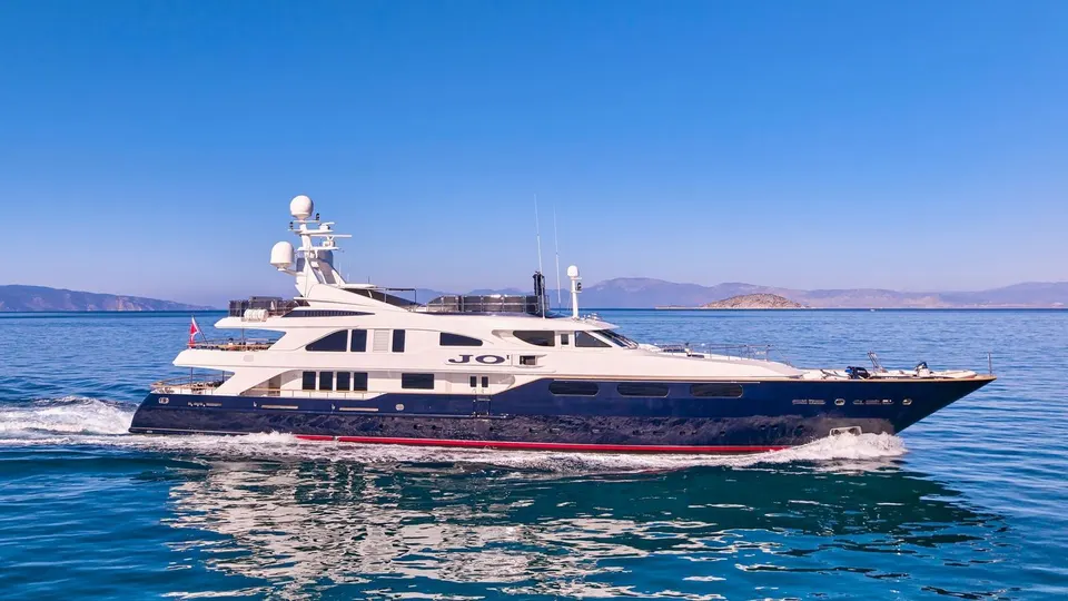 JO I private yacht charter