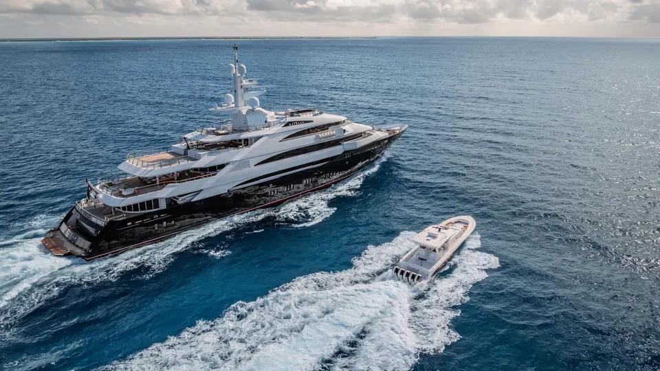 Location du yacht privé BATELLO