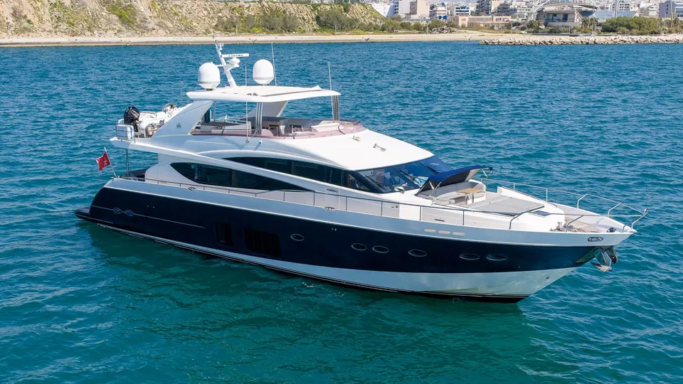 4LIFE private yacht charter