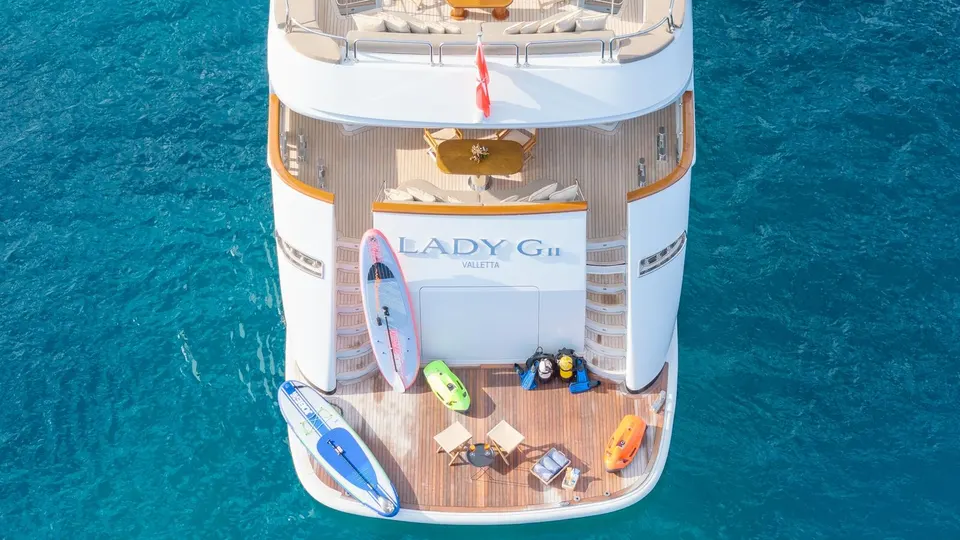 LADY G II gallery image 3