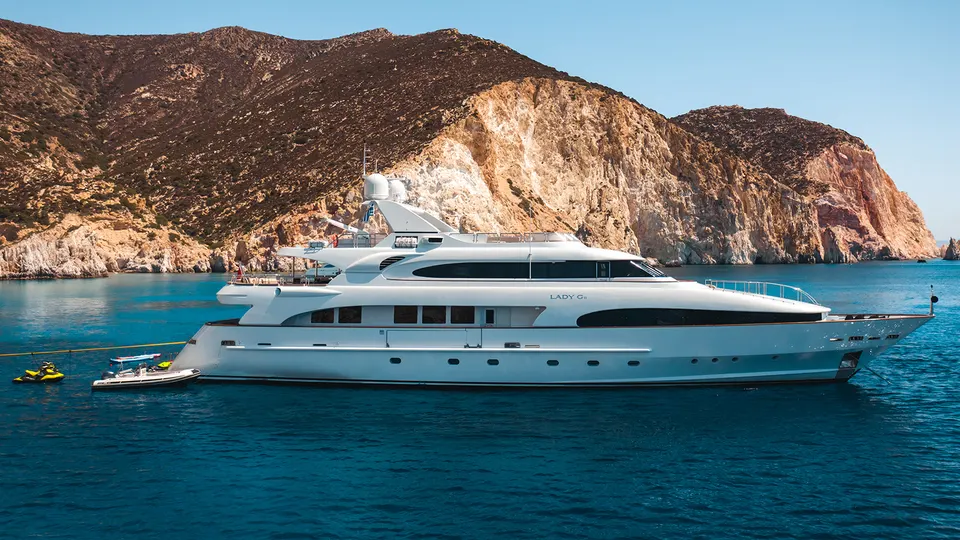 LADY G II private yacht charter