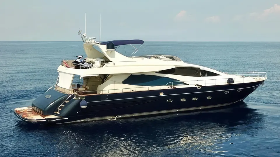 LADY B private yacht charter